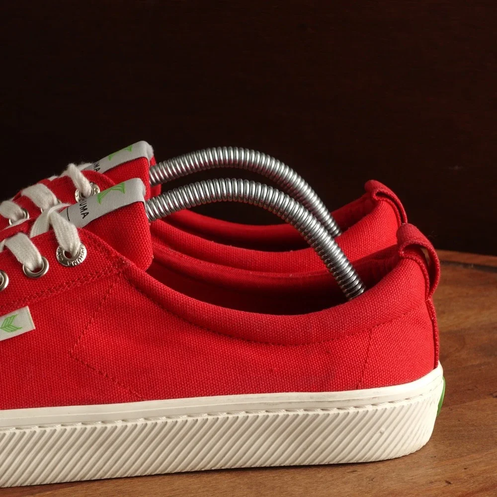 Cariuma Sneakers Unisex Size M10.5 W12 Red OCA Low Canvas Modern Casual Shoes